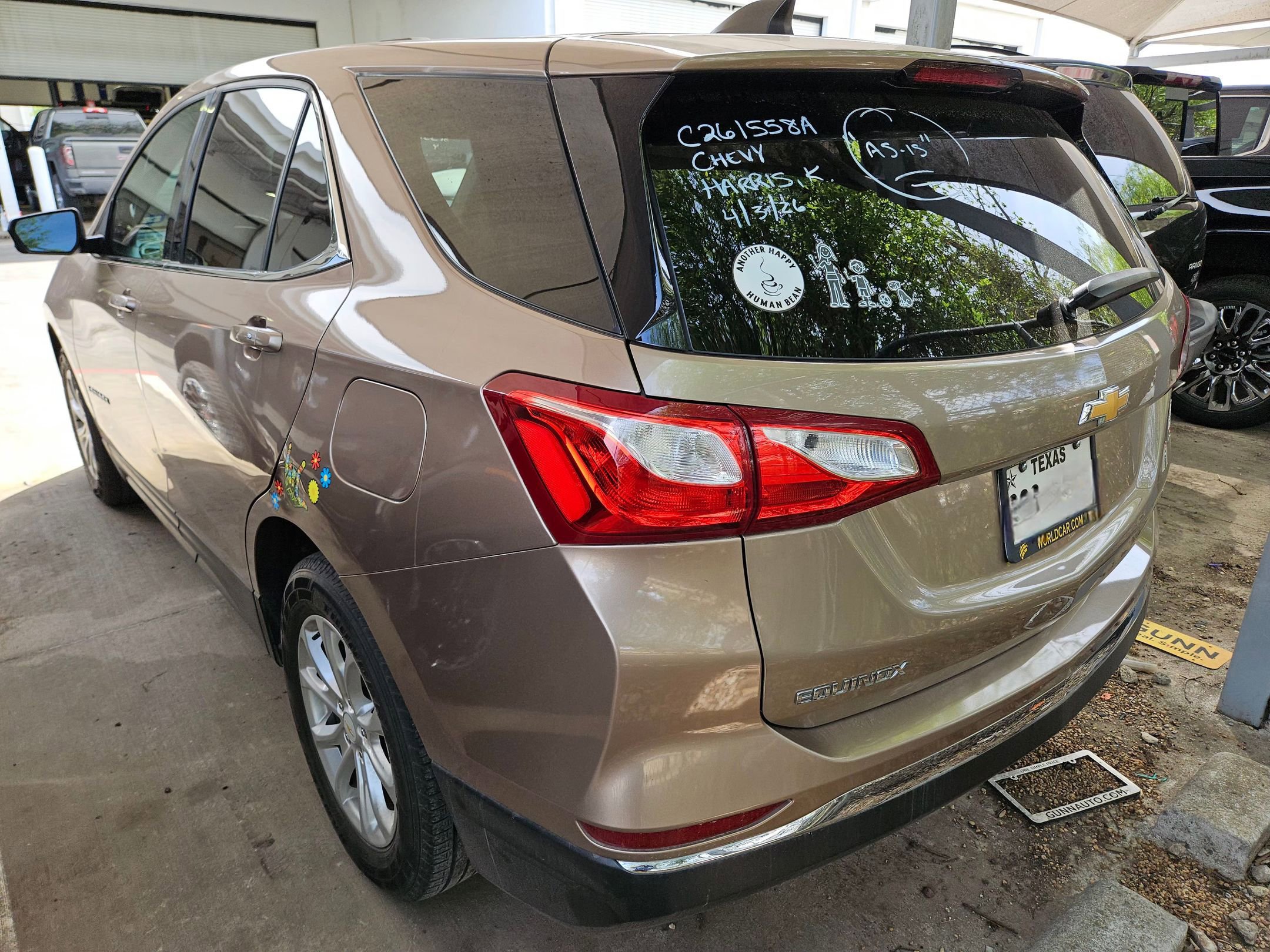 Used 2018 Chevrolet Equinox LT image 3