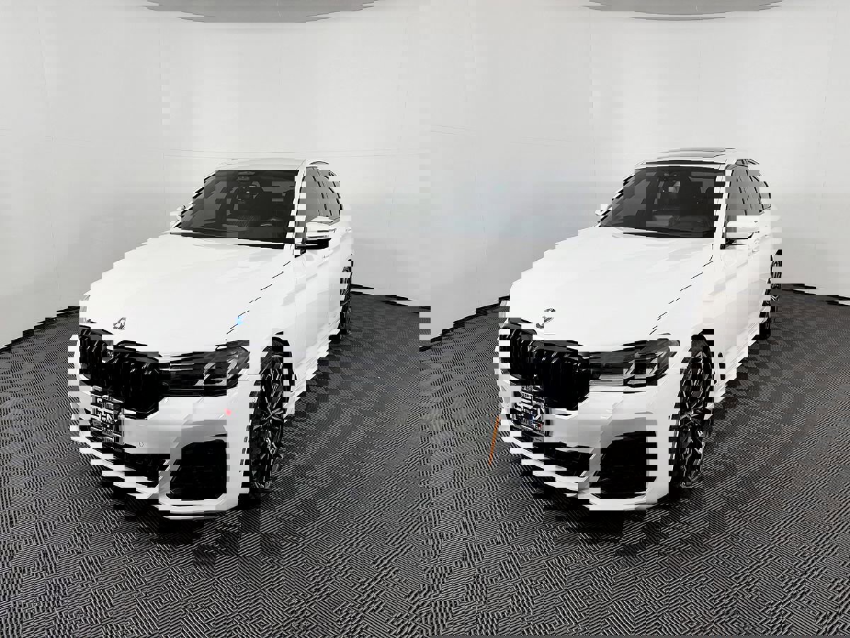 Used 2022 BMW M550i xDrive w/ Executive Package image 3