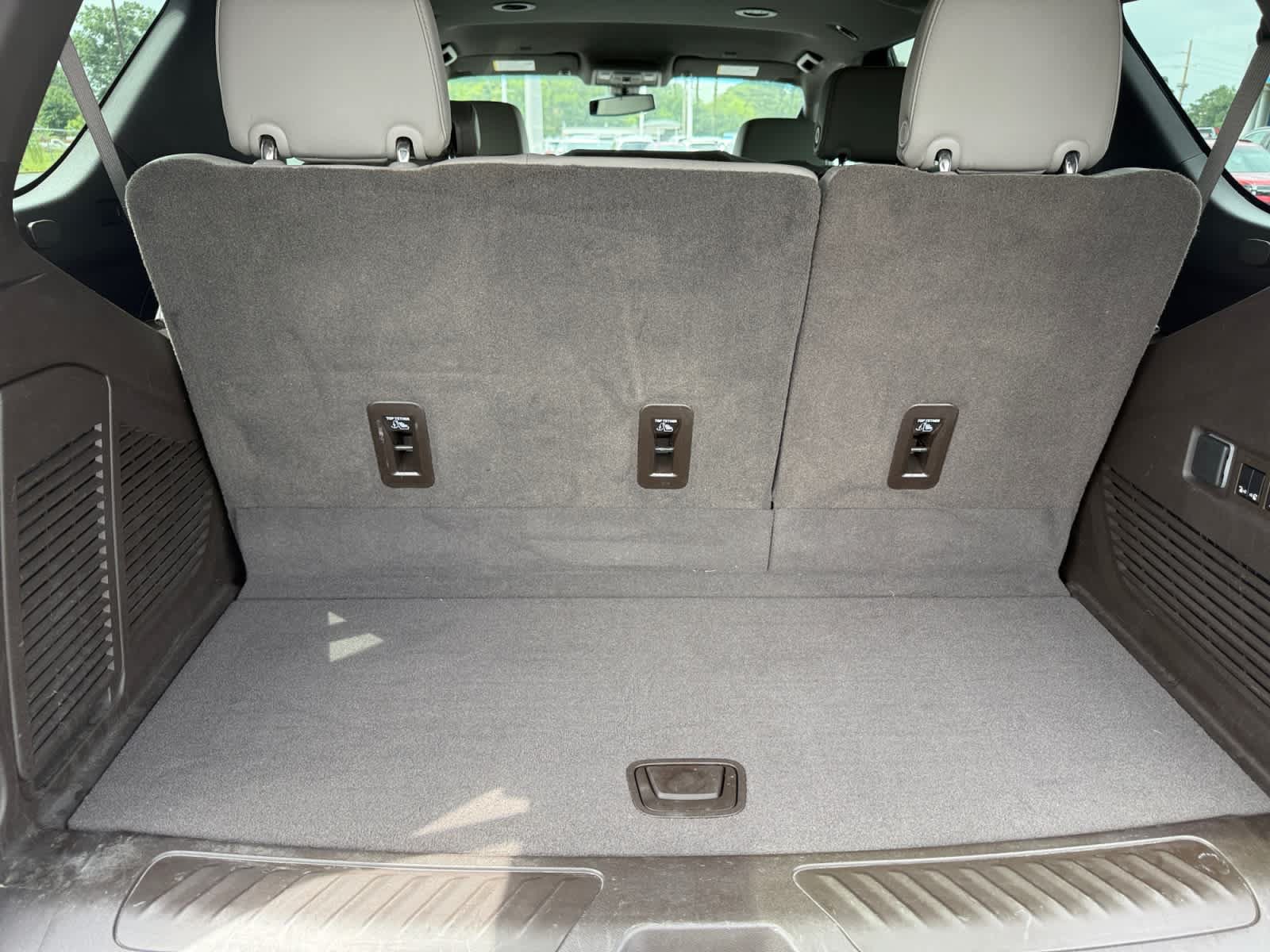 Used 2021 Chevrolet Tahoe LT w/ Luxury Package RWD image 16