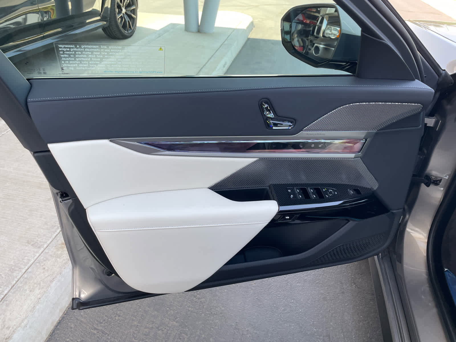 New 2025 BMW 740i w/ Executive Package image 15