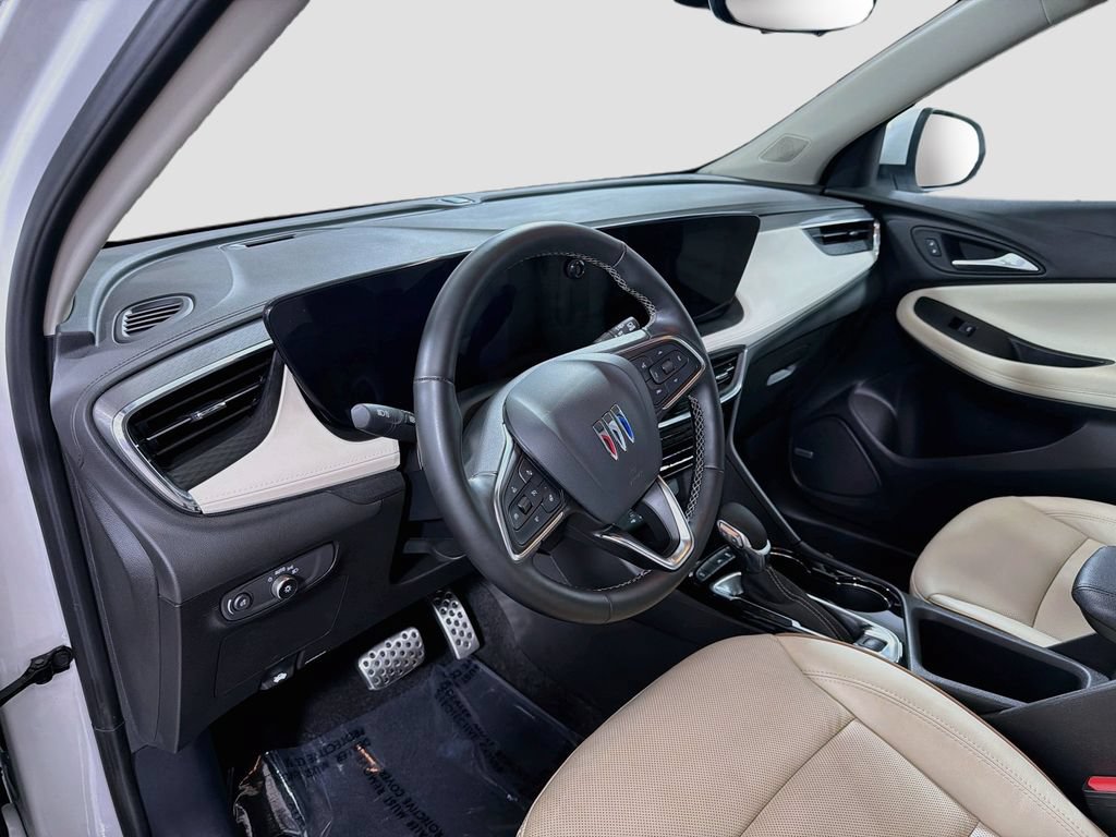 Used 2025 Buick Encore GX Avenir w/ Avenir Technology Package FWD image 11