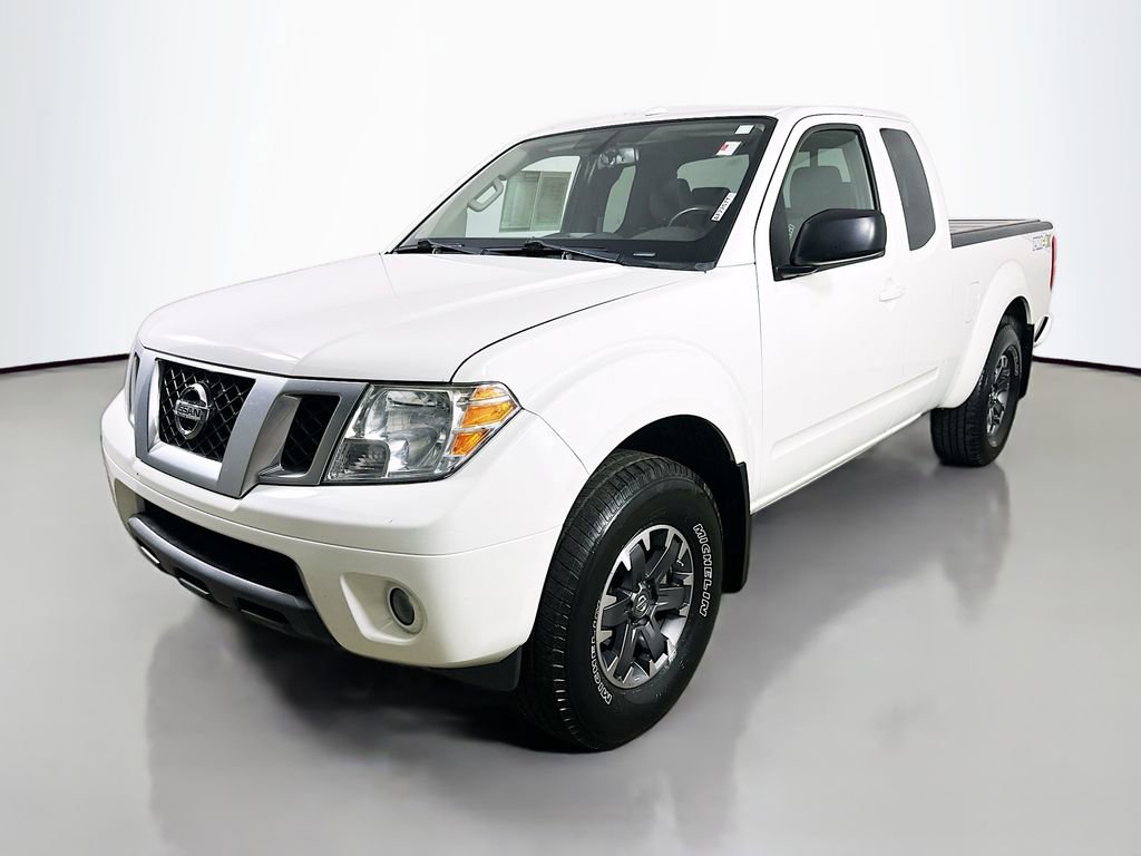 Used 2017 Nissan Frontier PRO-4X w/ Pro-4x Graphics Package AWD/4WD video 3