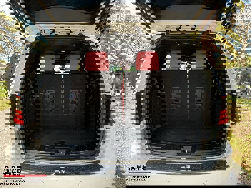 Used 2018 Dodge Durango R/T w/ Technology Group RWD image 30