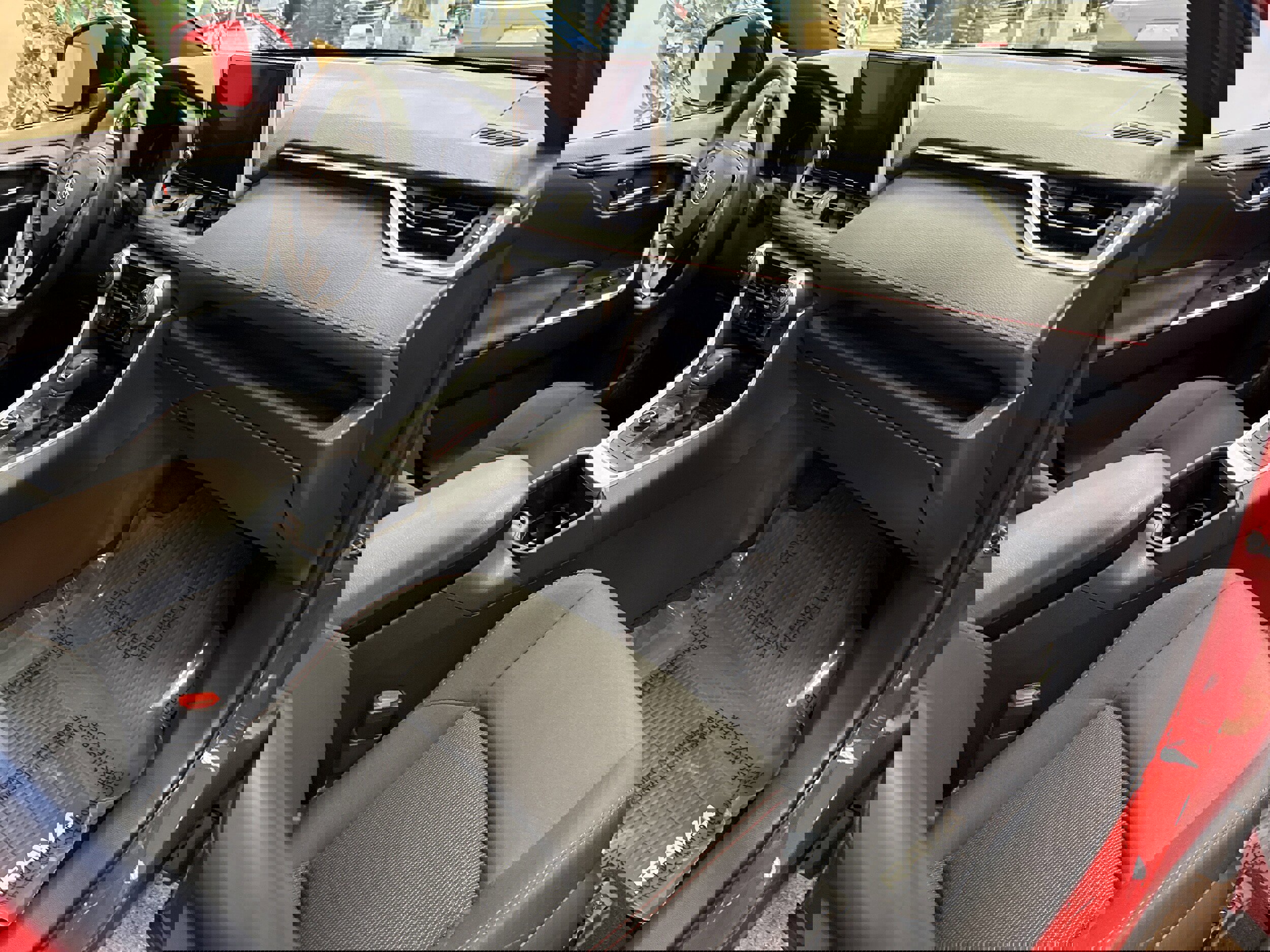 Used 2024 Toyota RAV4 SE w/ Weather & Moonroof Package image 17