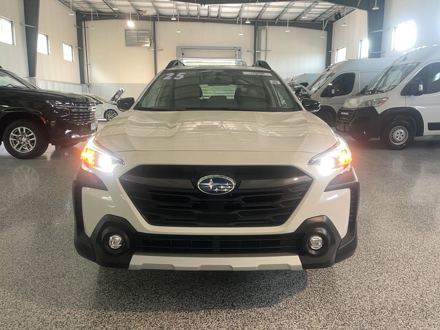 Used 2025 Subaru Outback Limited XT w/ Popular Package #2 AWD/4WD image 2