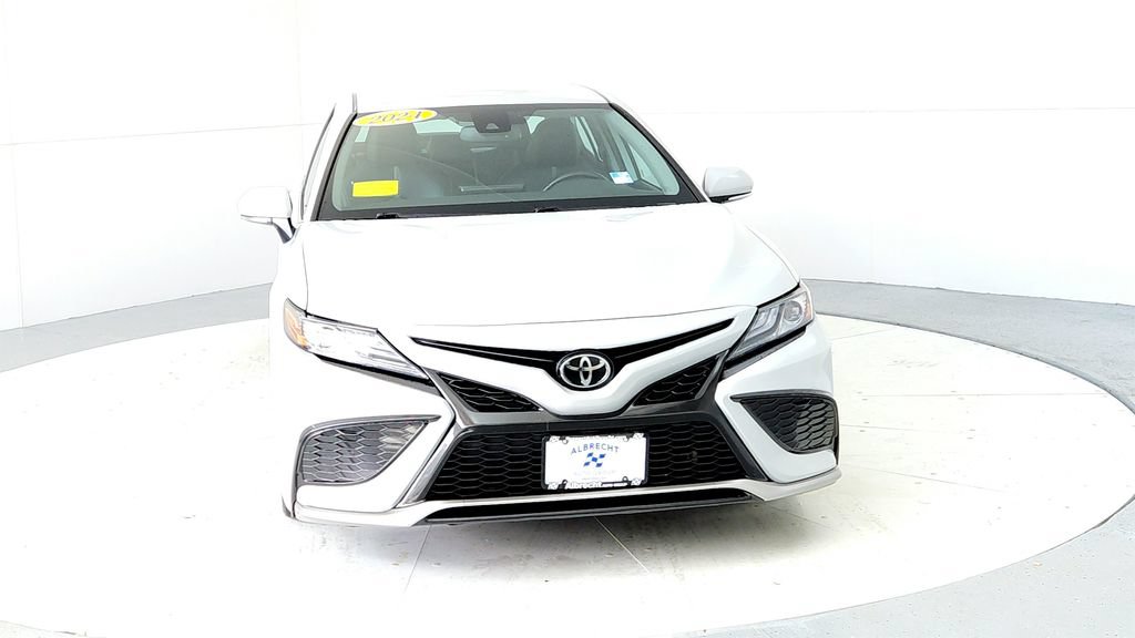 Used 2024 Toyota Camry XSE FWD image 8