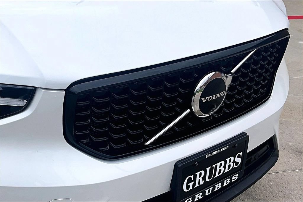 Certified 2026 Volvo XC40 B5 Plus AWD/4WD image 39