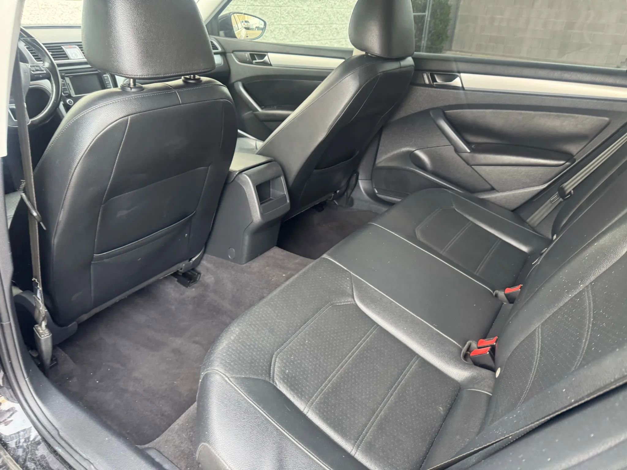 Used 2012 Volkswagen Passat TDI SE image 19