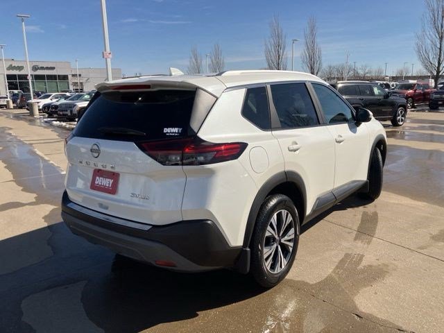 Used 2023 Nissan Rogue SV w/ SV Premium B Package image 6