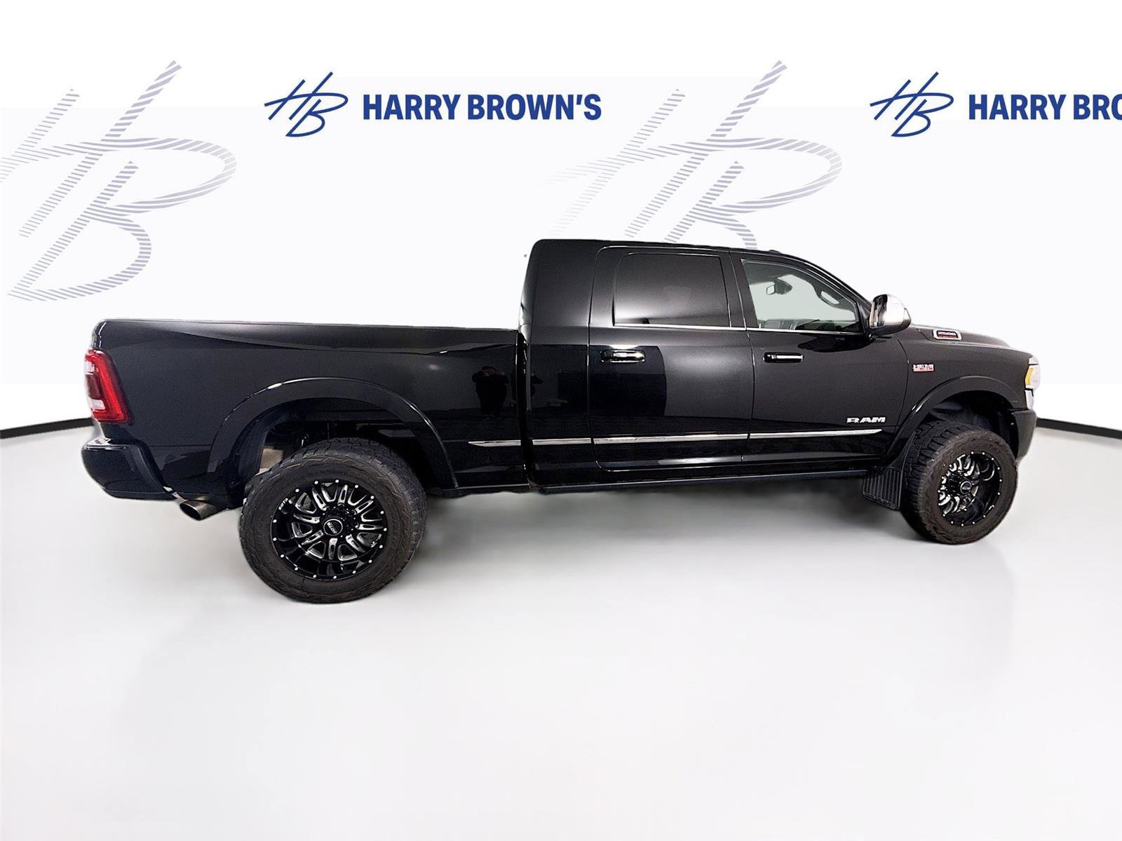 Used 2022 RAM 2500 Limited w/ Towing Technology Group AWD/4WD image 32