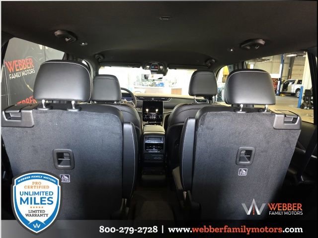 New 2025 Jeep Grand Cherokee L Limited w/ Black Appearance Package image 9