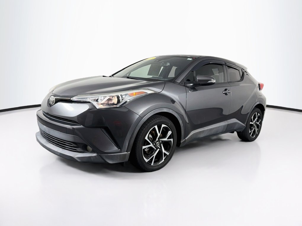Used 2018 Toyota C-HR XLE FWD image 3