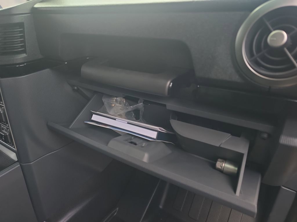 Used 2024 INEOS Grenadier Fieldmaster Edition image 17