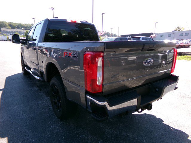 Used 2023 Ford F250 XLT w/ FX4 Off-Road Package AWD/4WD image 7