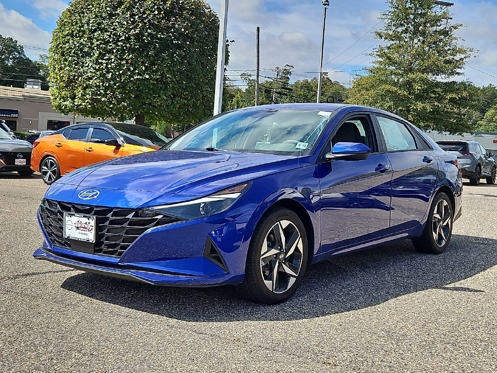 Used 2023 Hyundai Elantra SEL w/ Convenience Package FWD image 4