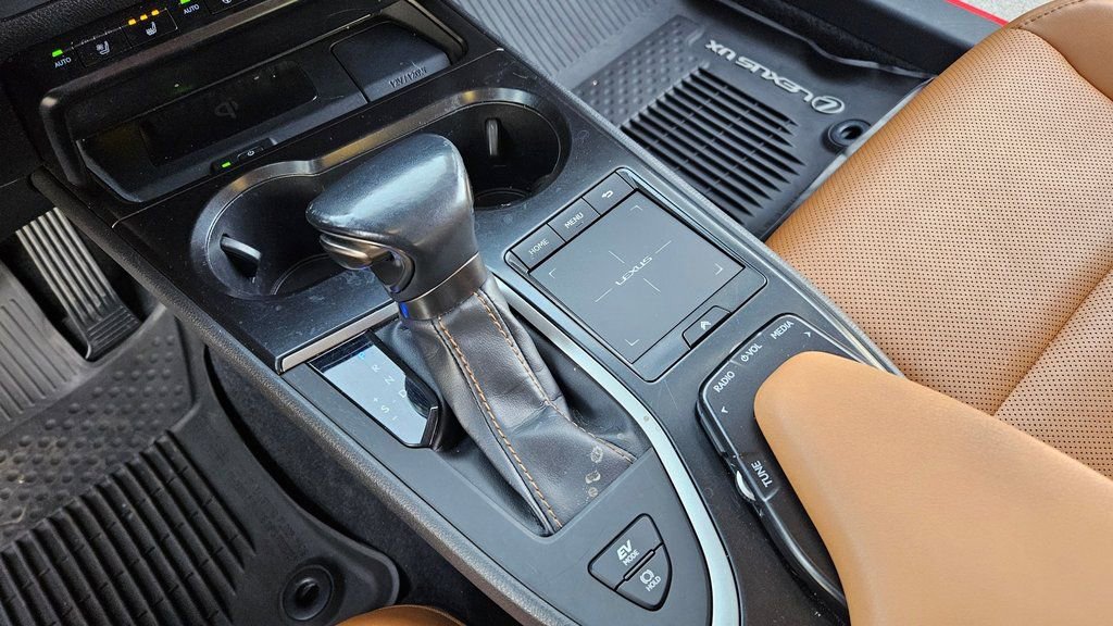 Used 2019 Lexus UX 250h w/ Premium Package image 20