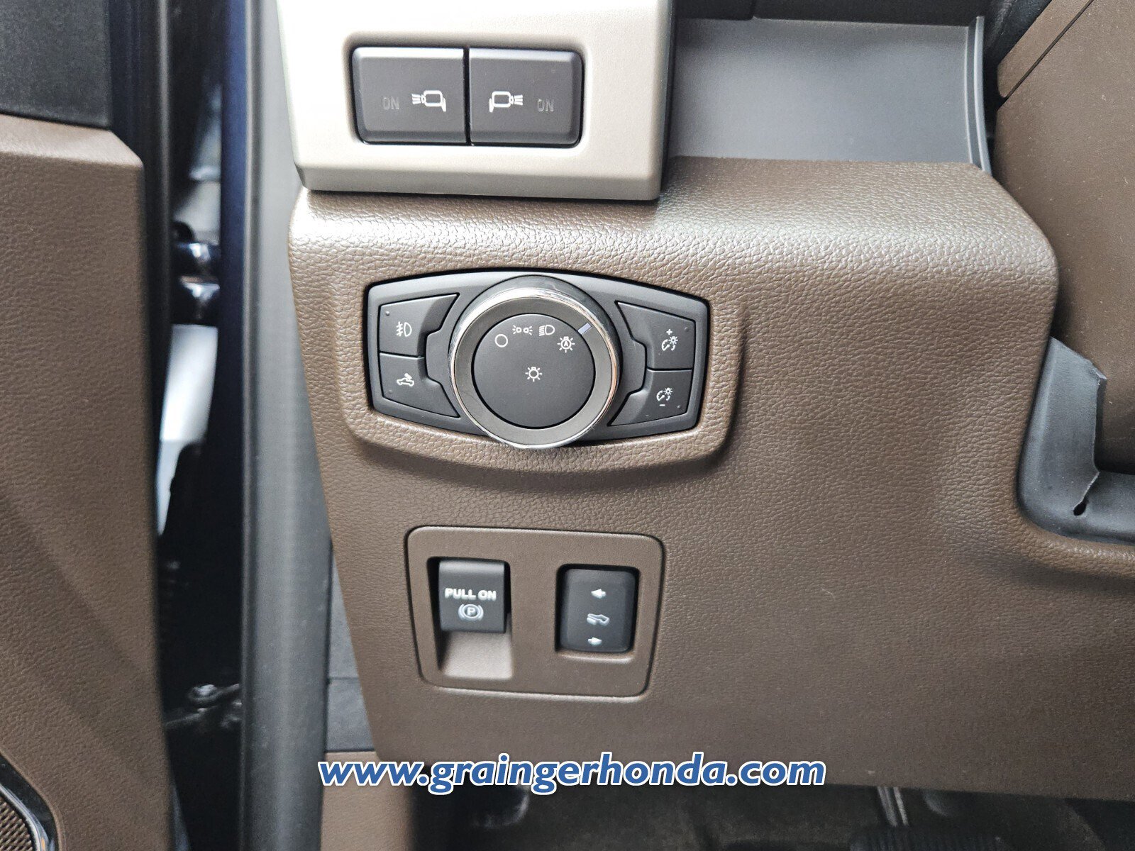 Used 2020 Ford F150 King Ranch w/ Equipment Group 601A Luxury AWD/4WD image 23