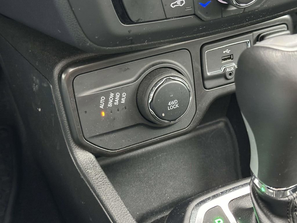 Used 2023 Jeep Renegade Limited w/ Sun/Sound Group image 30