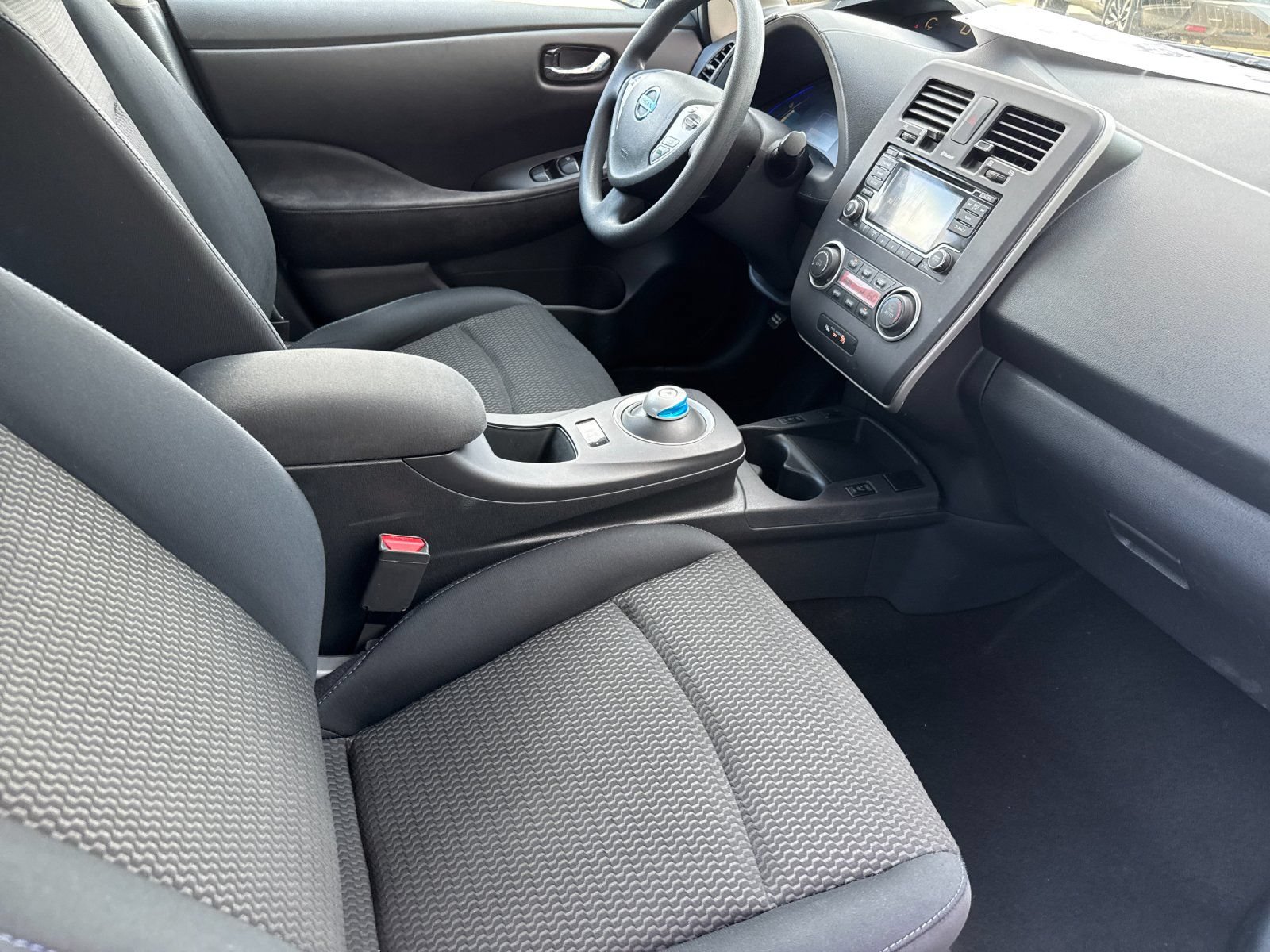 Used 2017 Nissan Leaf S FWD image 15