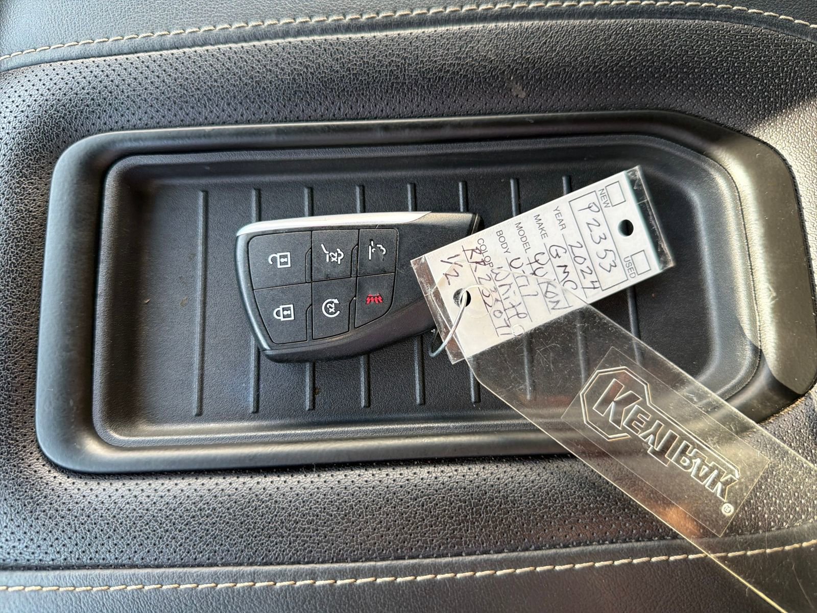 Used 2024 GMC Yukon SLT image 31