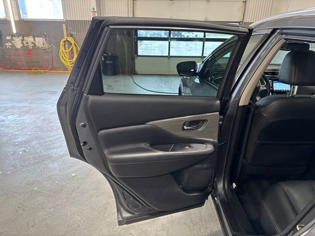 Used 2018 Nissan Murano SL w/ Moonroof Package AWD/4WD image 12