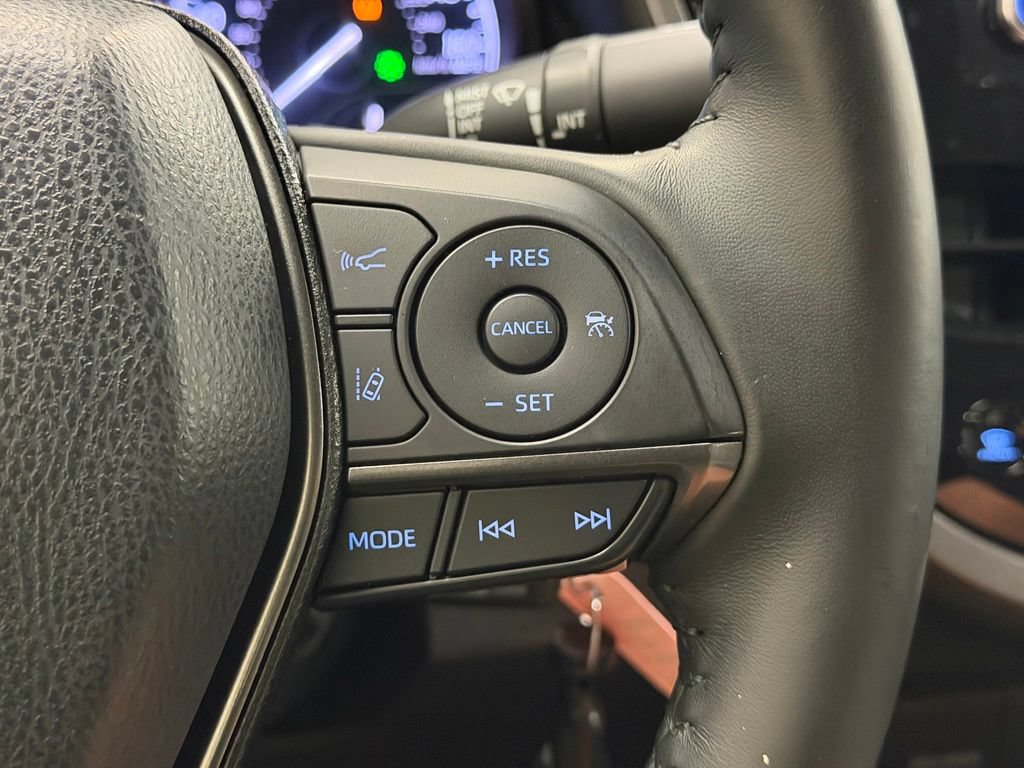 Used 2022 Toyota Camry SE FWD image 21
