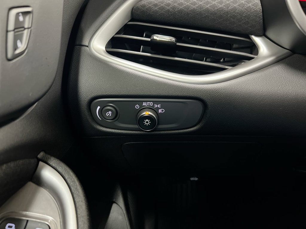 Used 2022 Chevrolet Malibu LS FWD image 18