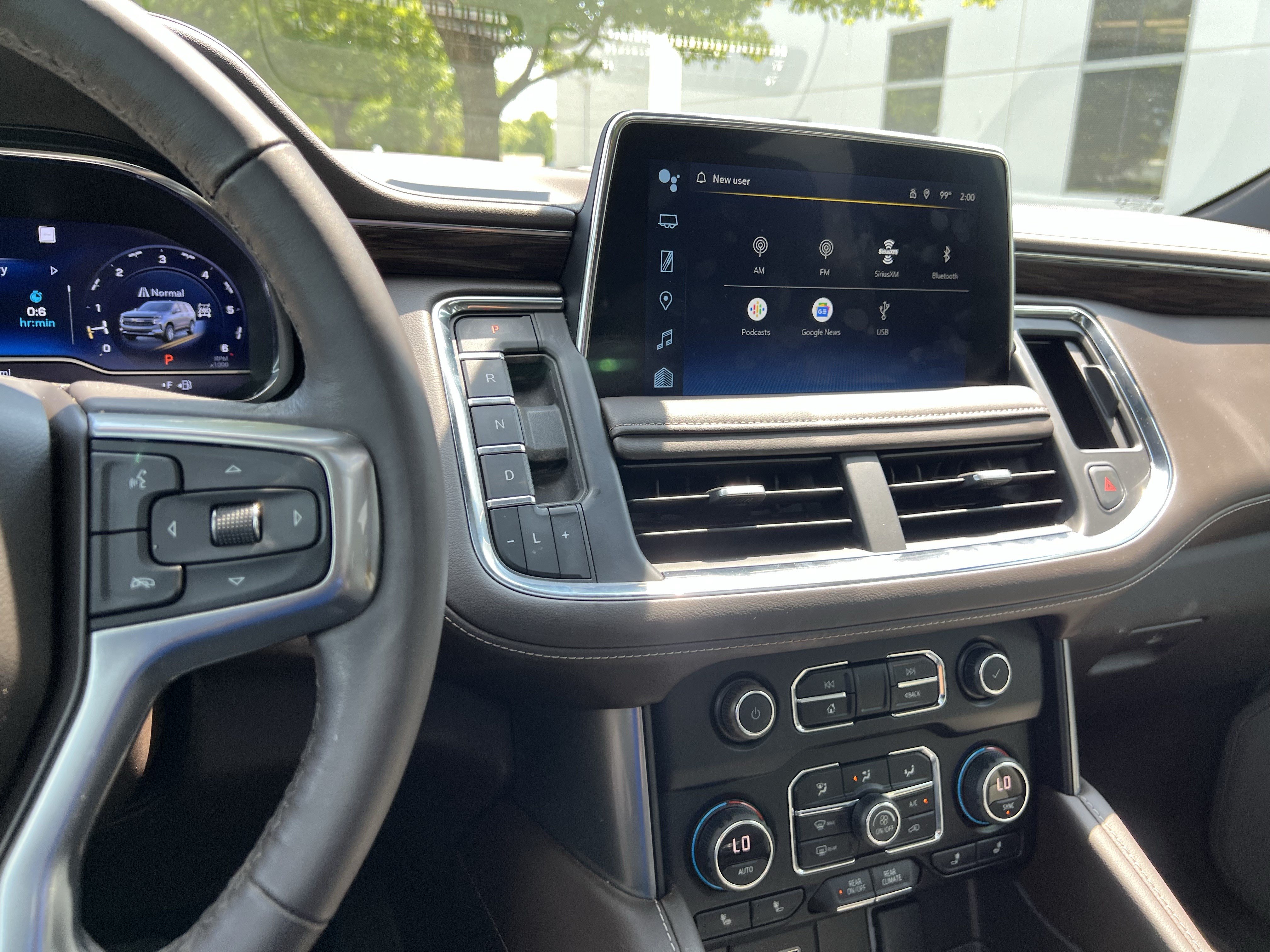 Used 2022 Chevrolet Tahoe LT w/ Luxury Package AWD/4WD image 18