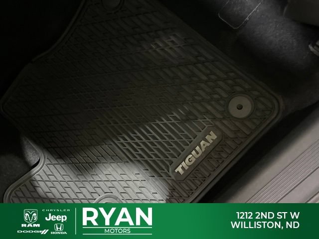 Used 2019 Volkswagen Tiguan SE FWD image 37