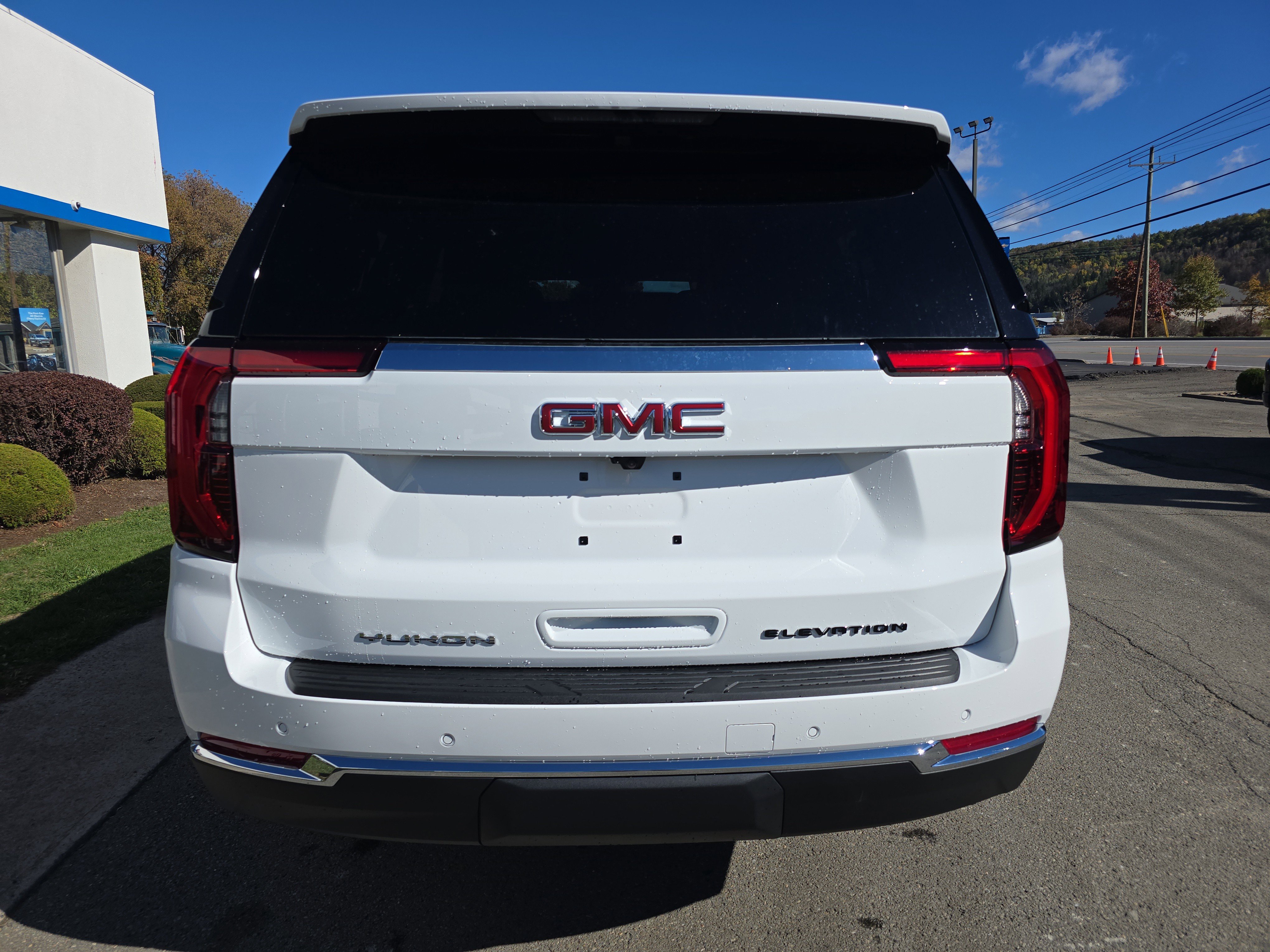 New 2026 GMC Yukon XL Elevation image 4