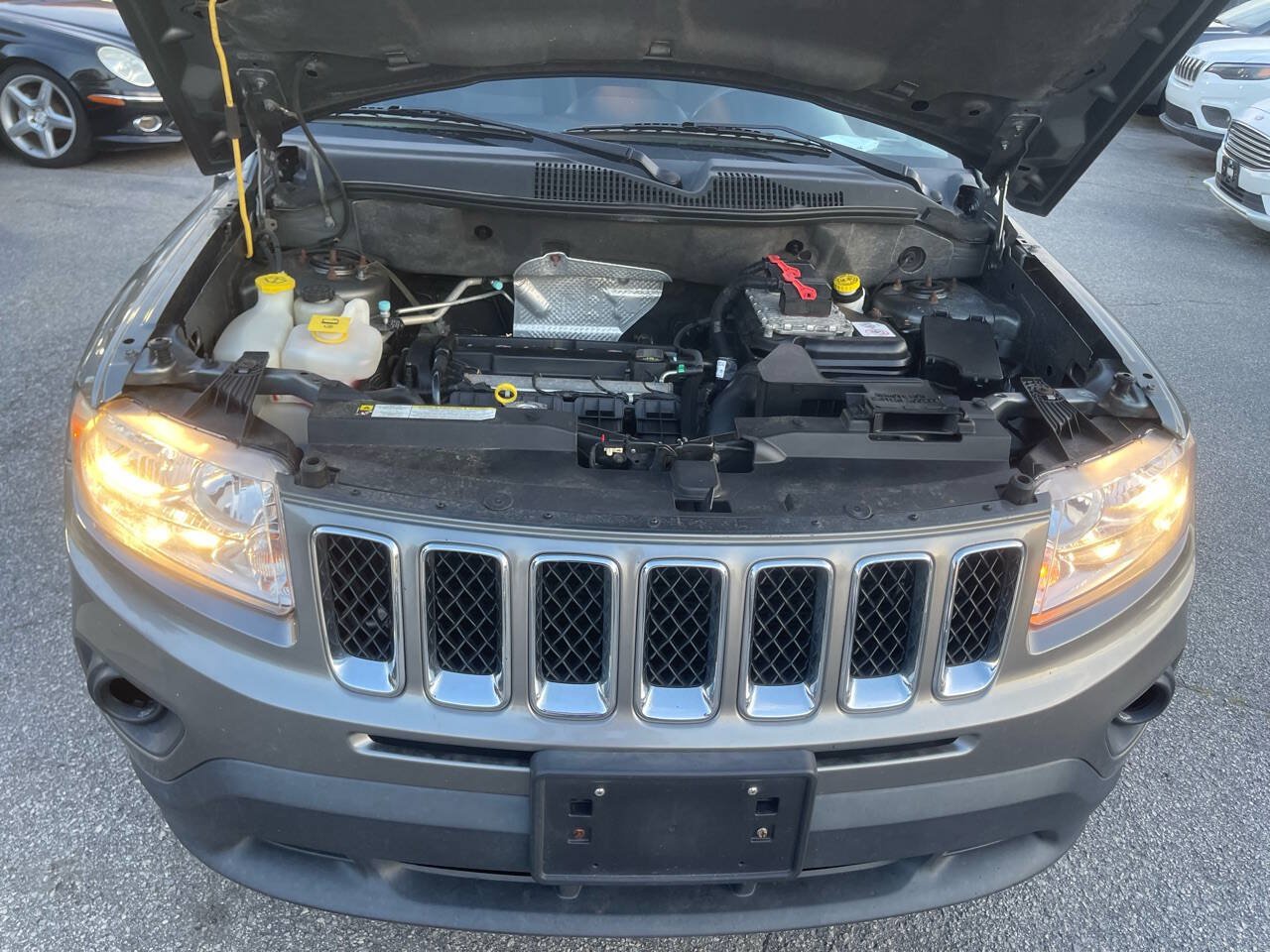 Used 2013 Jeep Compass Latitude AWD/4WD image 29
