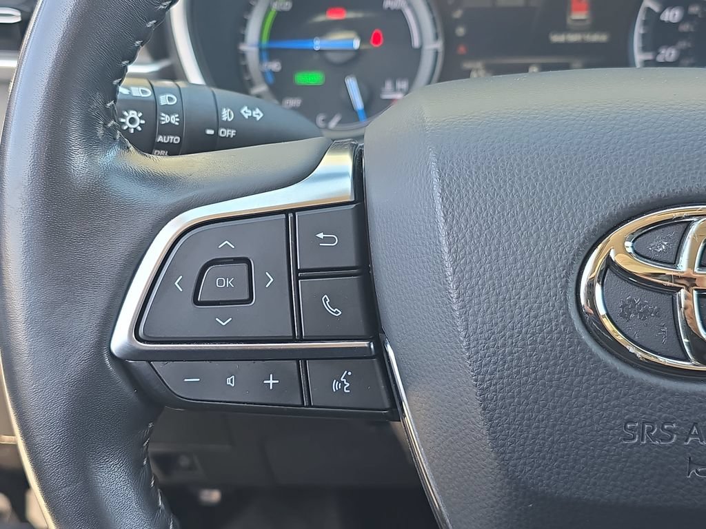 Used 2021 Toyota Highlander XLE FWD image 22