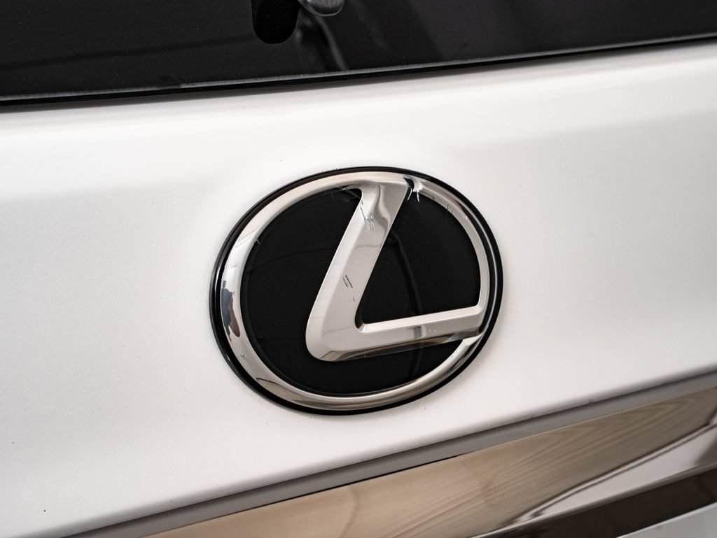 Certified 2023 Lexus GX 460 w/ Black Line Special Edition AWD/4WD image 3