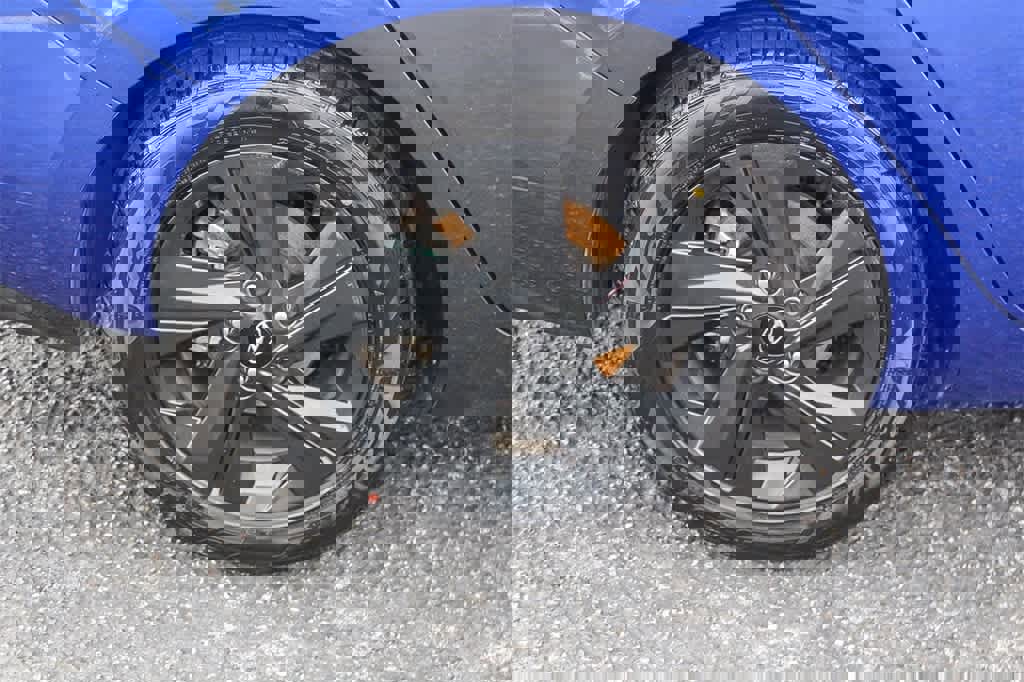 Used 2023 Hyundai Elantra Blue w/ Cargo Package image 9