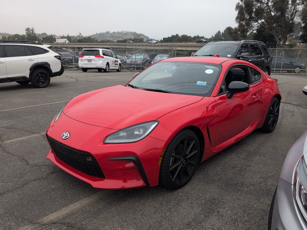 Used 2025 Toyota GR86 Premium w/ ALL Weather Mat Package (TMS) RWD image 3