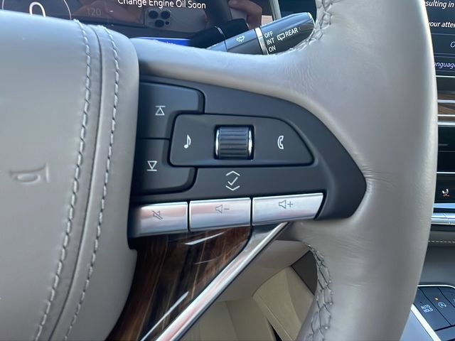 Used 2024 Cadillac Escalade ESV Premium Luxury Platinum AWD/4WD image 25