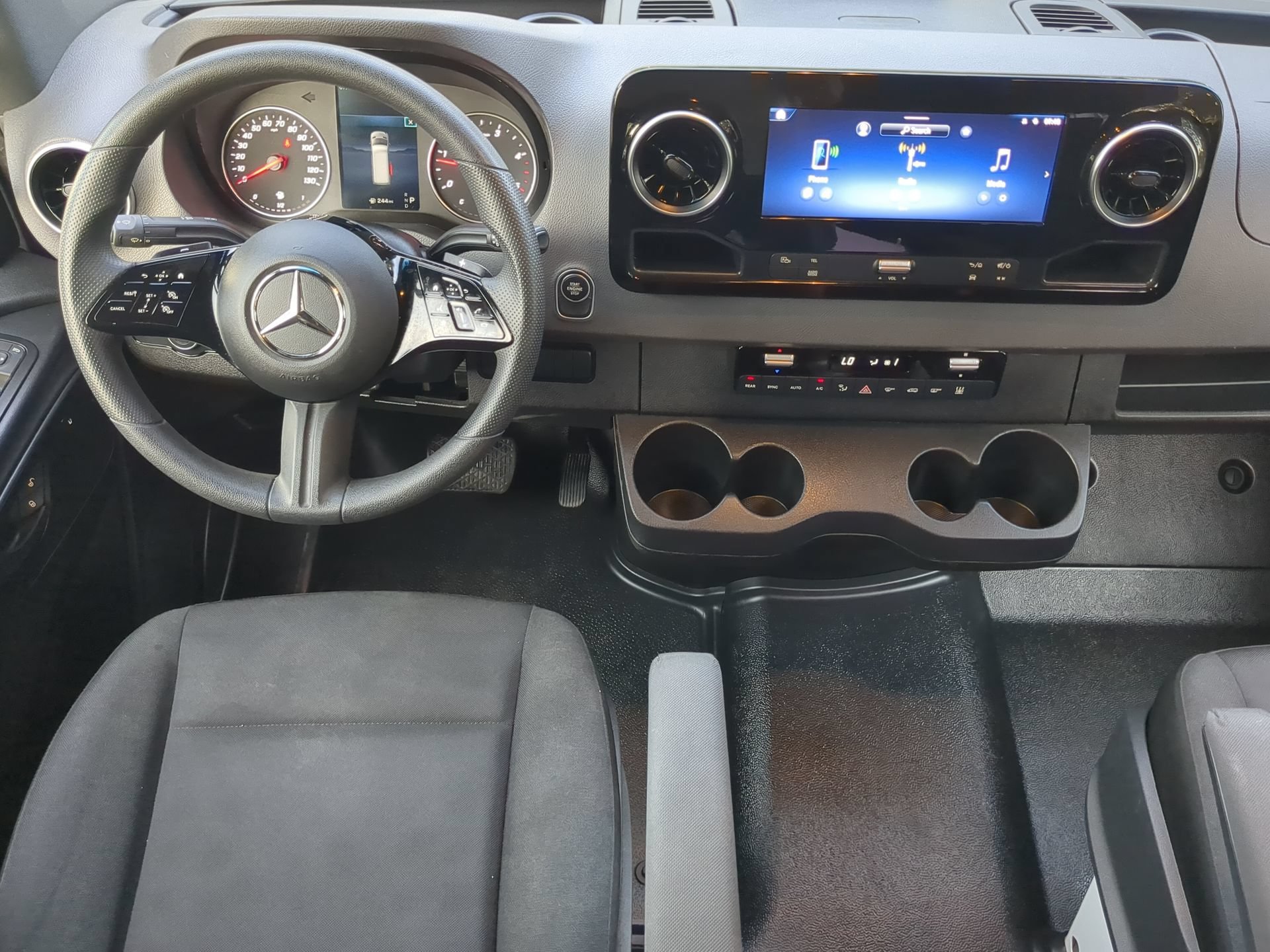 Used 2025 Mercedes-Benz Sprinter 2500 image 50