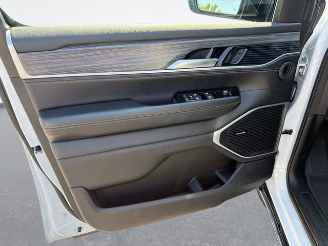 Used 2024 Jeep Wagoneer Series II w/ Flexible Seating Group RWD image 18