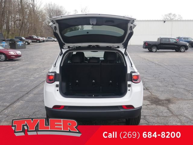Used 2022 Jeep Compass Latitude image 19