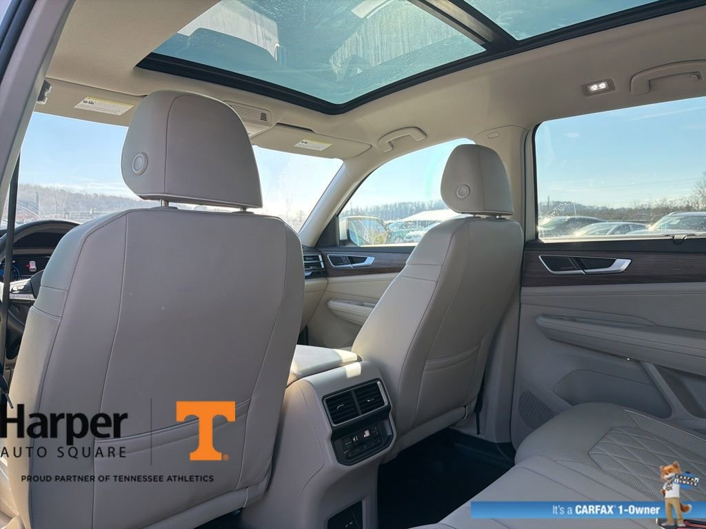 Used 2025 Volkswagen Atlas SEL Premium R-Line image 11