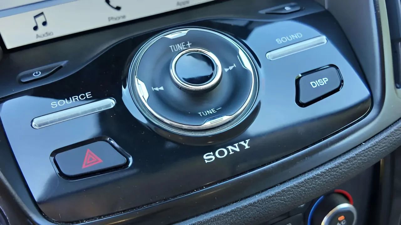 Used 2017 Ford Escape Titanium image 14