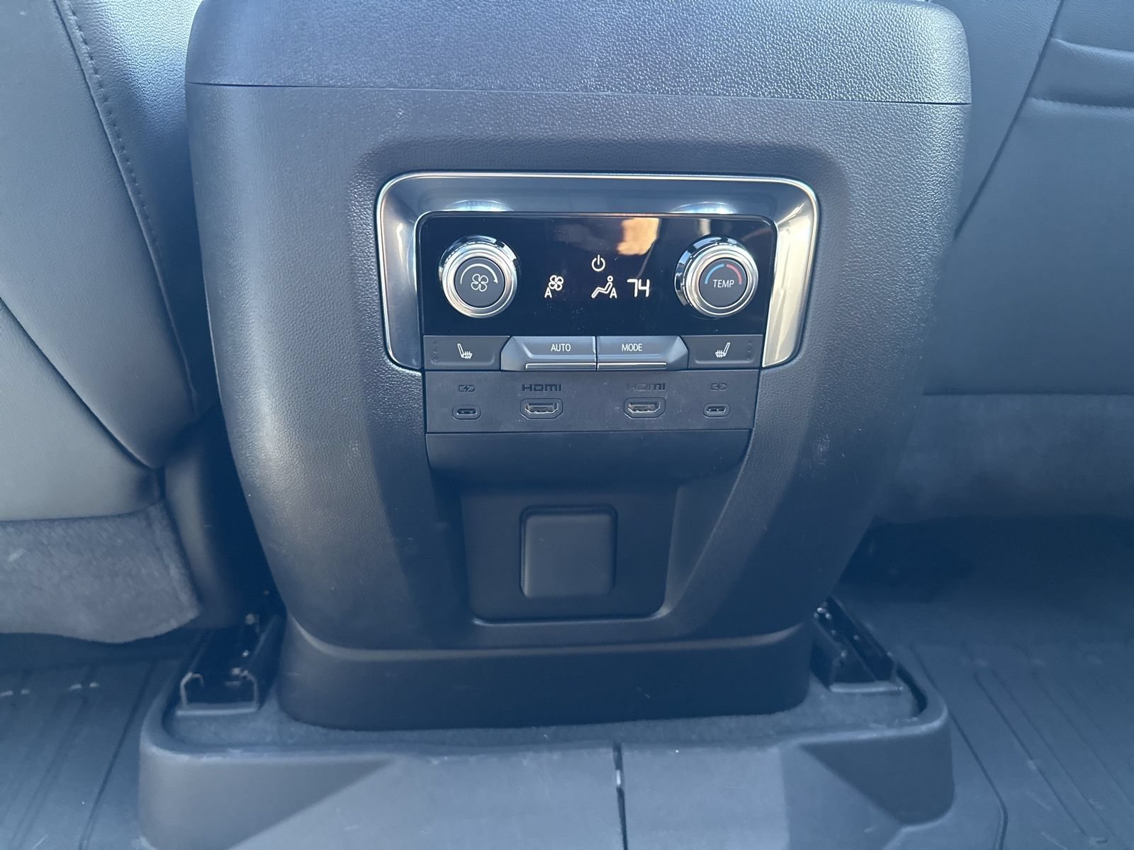 New 2026 GMC Yukon XL Elevation AWD/4WD image 24