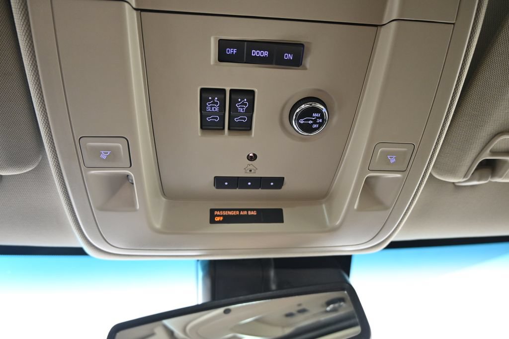 Used 2017 Chevrolet Suburban Premier AWD/4WD image 36
