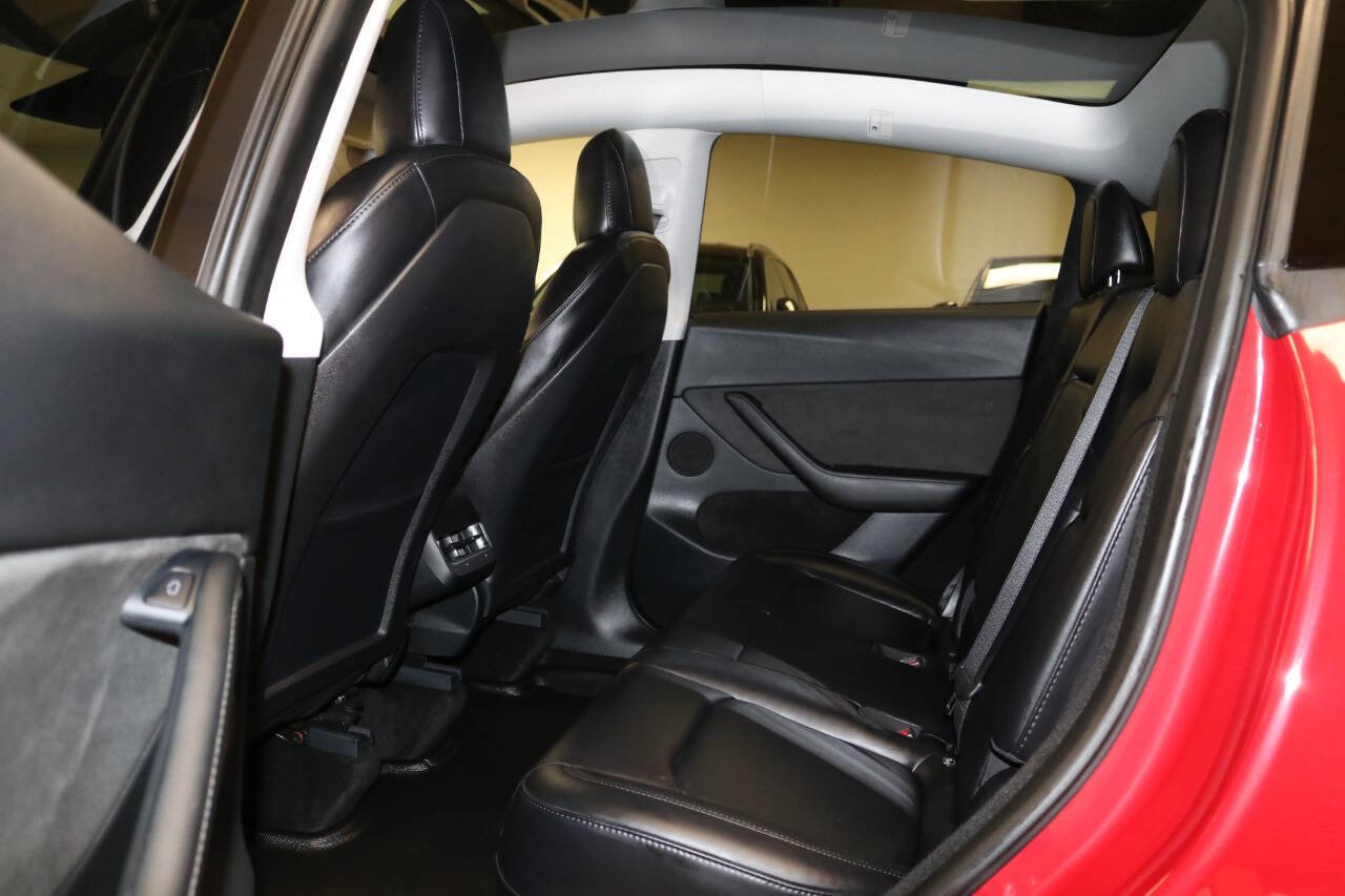 Used 2023 Tesla Model Y Performance image 13