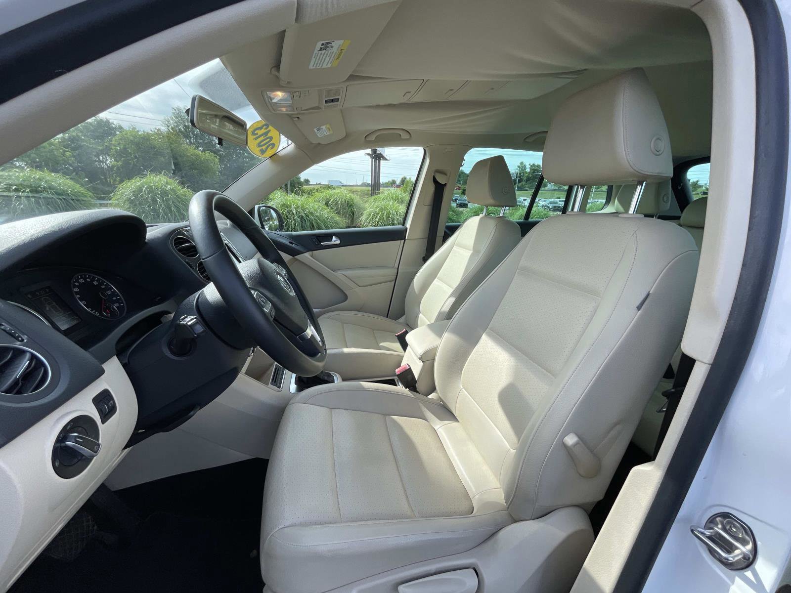 Used 2013 Volkswagen Tiguan SE FWD image 16