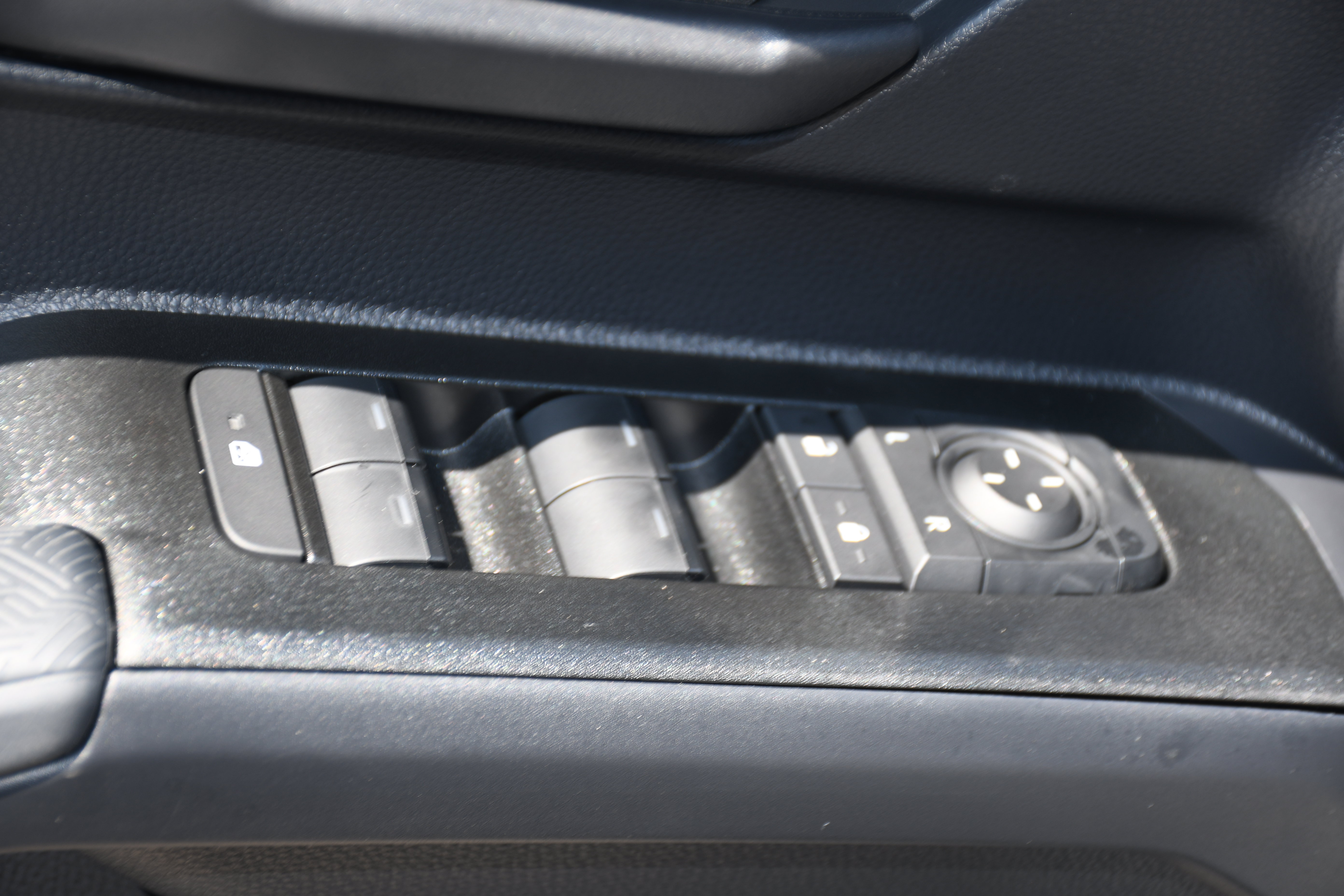 New 2026 Toyota 4Runner SR5 AWD/4WD image 6