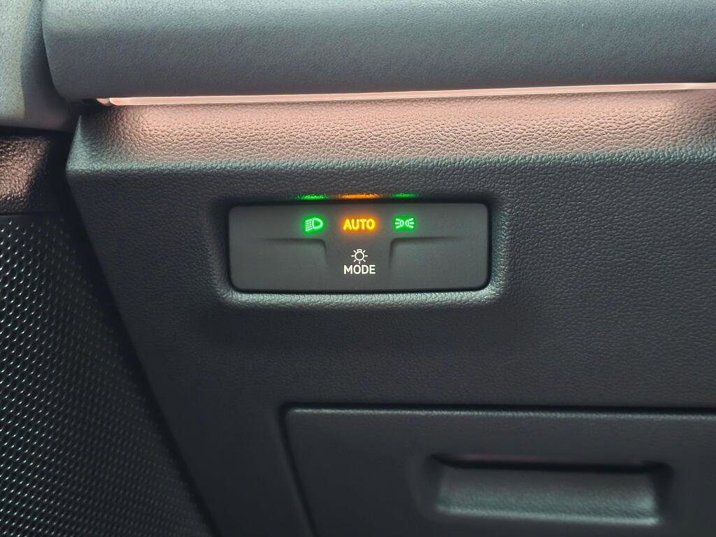 New 2026 Volkswagen Tiguan SE R-Line image 24