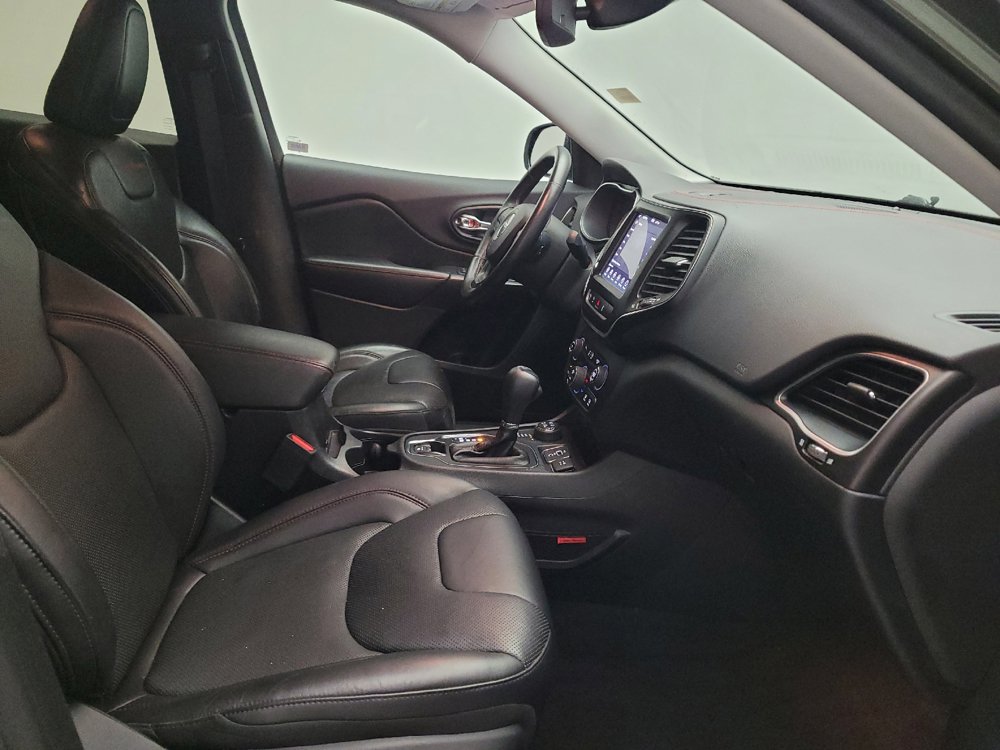 Used 2019 Jeep Cherokee Trailhawk AWD/4WD image 21
