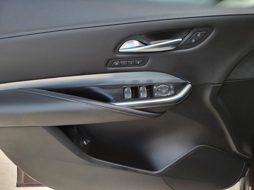 Used 2023 Cadillac XT4 Premium Luxury w/ Cold Weather Package image 17