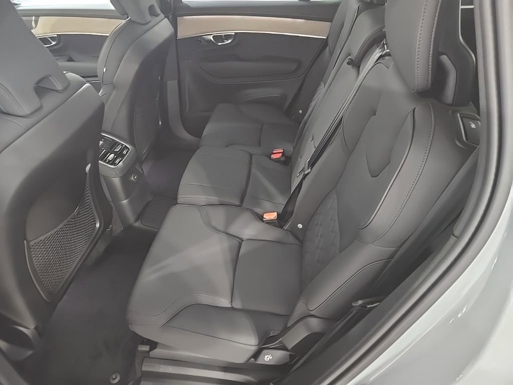 New 2026 Volvo XC90 T8 Plus w/ Protection Package Premier image 23